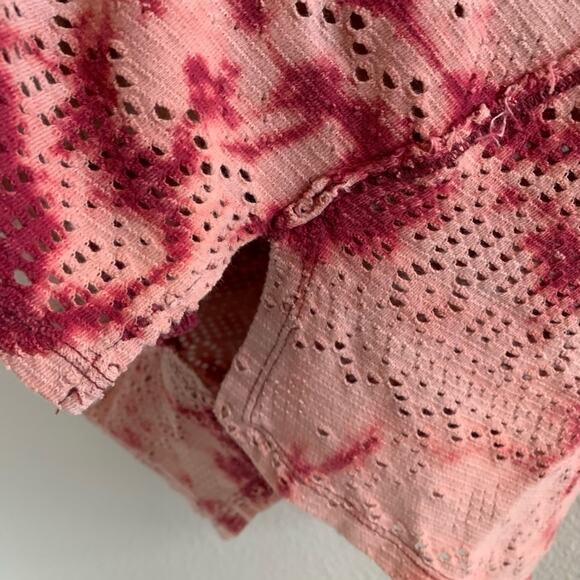 Free People We the Free Quarter Button Red Pink Tie Dye Top Small - Picture 4 of 6
